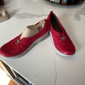 New, never worn Breez shoes